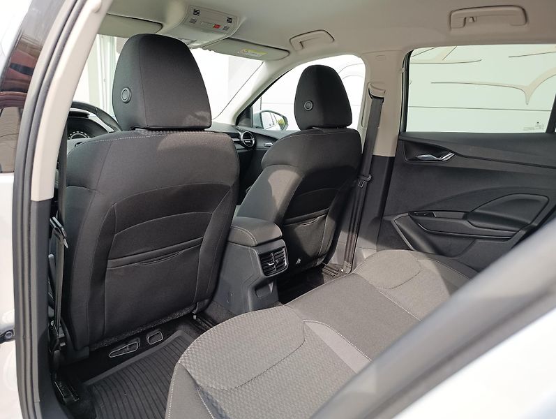 Škoda Fabia 1.5TSI 110kW ČR 1.MAJ DPH - fotka 14 z 30