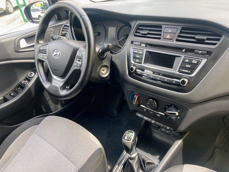 Hyundai i20 1,1CRDi (55kW)*TAŽNÉ ZAŘÍZENÍ* - fotka 10 z 17