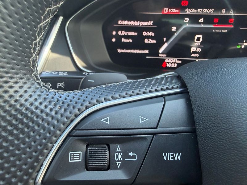 Audi Q5 S-line  2.0TDI 150kW Quattro S - fotka 7 z 23