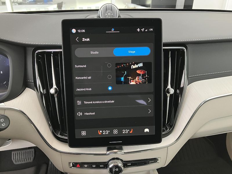 Volvo XC60 B5 AWD Ultra Bright-REZERVACE - fotka 48 z 53