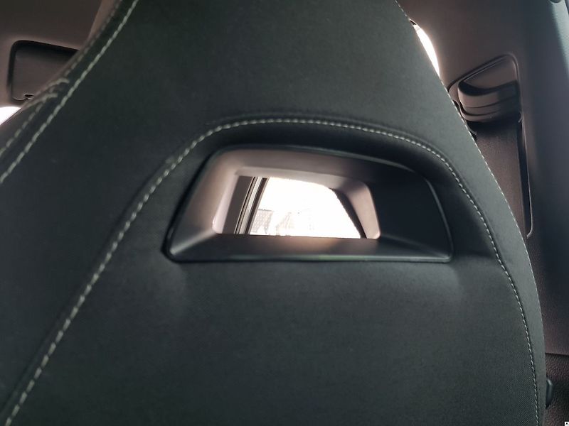 Škoda Karoq 2.0TDI.Sportline.MAN6.TAŽNÉ.ZÁ - fotka 26 z 55