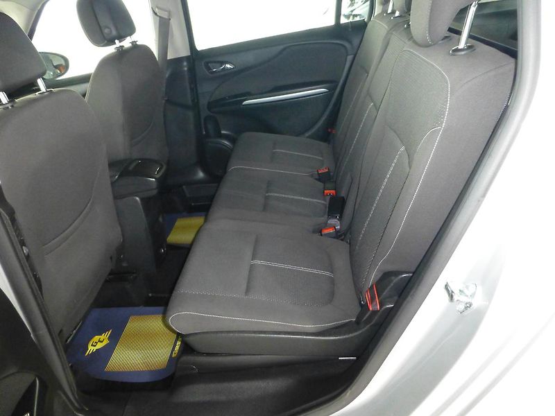Opel Zafira (2012) 2,0CDTI-121KW*VYHŘ.SED***7MÍST - fotka 13 z 23