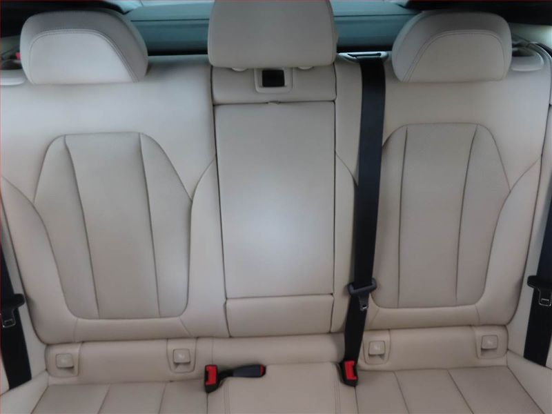 BMW X4 (2023) xDrive20i - fotka 10 z 14