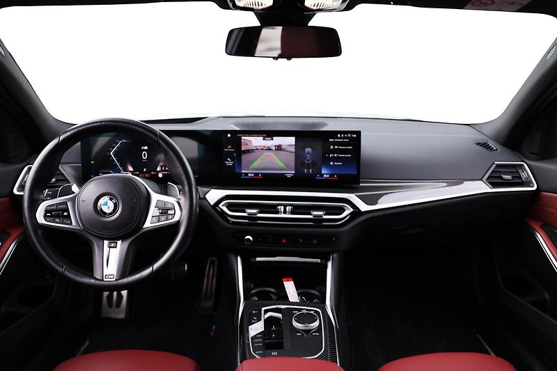 BMW Řada 3 330i Sedan - fotka 11 z 14