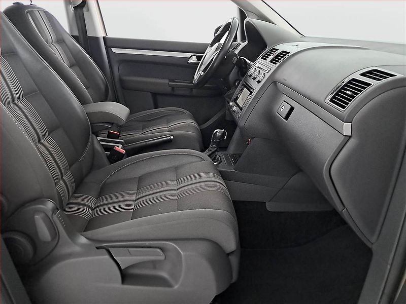 Volkswagen Touran (2012) 1.4 TSI, Automat, Navi - fotka 9 z 17