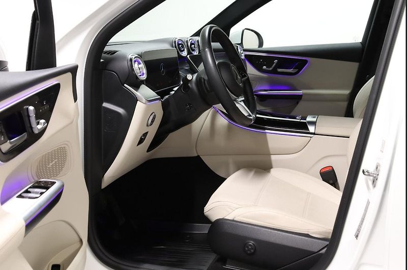 Mercedes-Benz GLC 200 4MATIC Pano - fotka 10 z 20