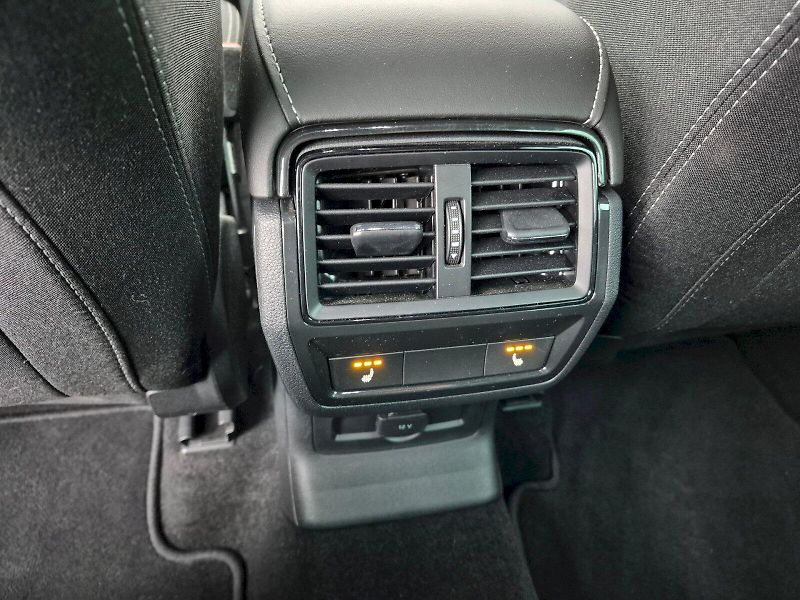 Škoda Karoq (2024) Sportline 2.0 TDI 110kW DSG - fotka 25 z 28