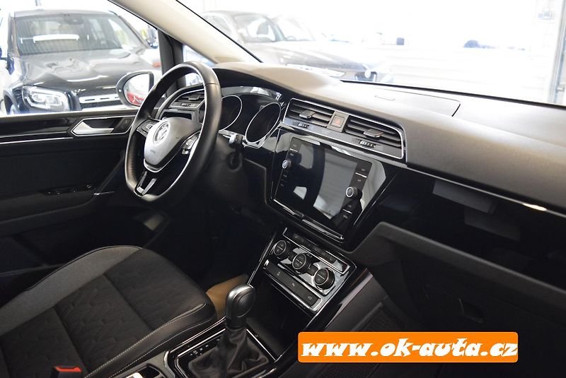 Volkswagen Touran 2.0 TDI HIGH. 7 MÍST 61 000 KM - fotka 31 z 52