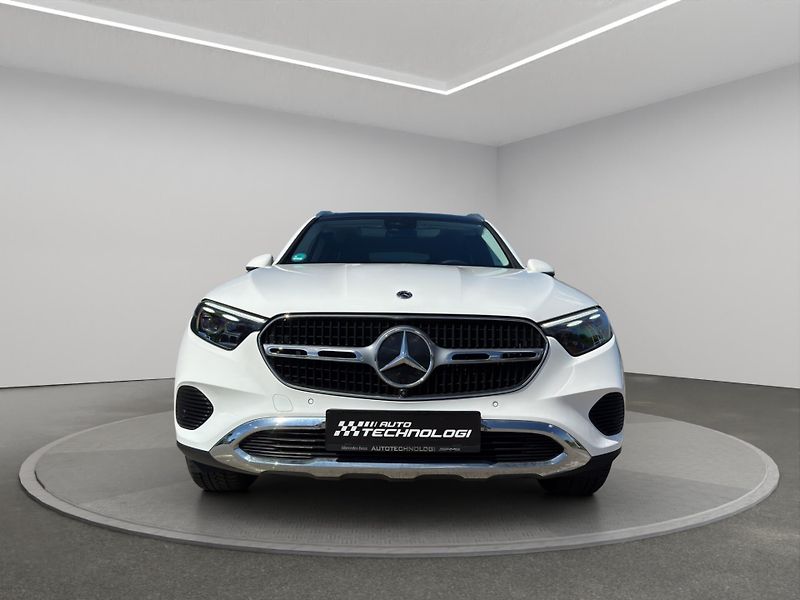 Mercedes-Benz GLC (2025) 200 4MATIC - fotka 2 z 23