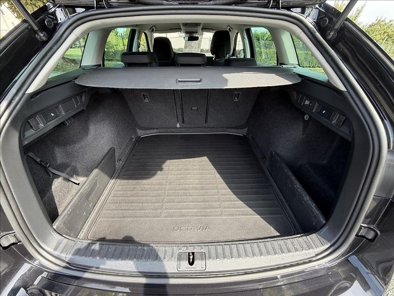 Škoda Octavia 1,5 TSi DPH  ACC,LED,KESSY,ALU - fotka 36 z 50