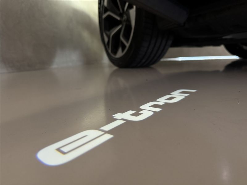 Audi e-tron S 370 Digital LED Záruka - fotka 45 z 50
