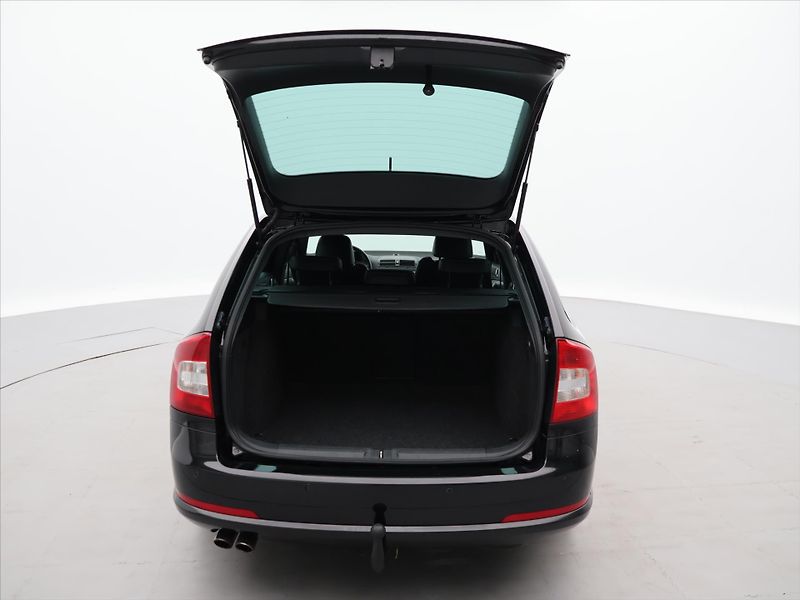 Škoda Octavia 2,0 TDI RS 125kW Xenon Navi - fotka 9 z 33