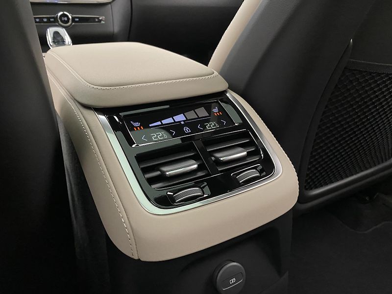 Volvo XC90 (2026) T8 AWD Plug-in BRIGHT PLUS 7m - fotka 70 z 71