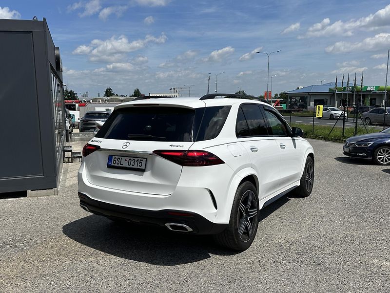 Mercedes-Benz GLE (2024) Mercedes-Benz GLE 450 AMG 2024 - fotka 7 z 20