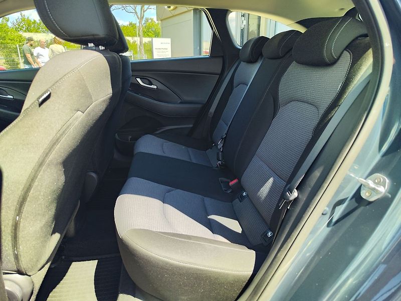 Hyundai i30 1.0 T-GDi/88kW Comfort DCT - fotka 10 z 27