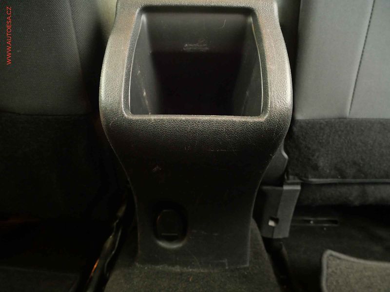 Renault Mégane (2012) 1.5 dCi, ČR, autoAC - fotka 21 z 23