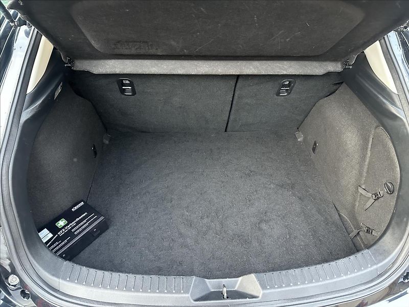 Mazda 3 2,0 121kw G165 TOP - fotka 5 z 22