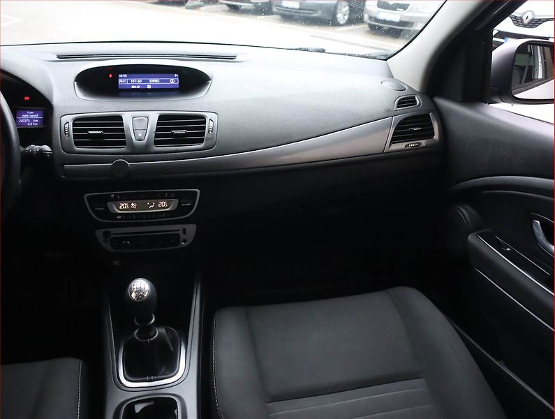 Renault Mégane (2015) Limited 1.5 dCi, Tempomat - fotka 8 z 17