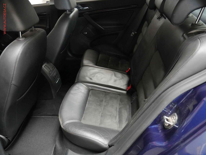 Škoda Octavia (2011) 2.0TDI, ČR, DSG - fotka 10 z 23