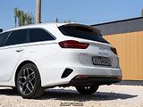 Kia Ceed SW (2022) 1.5 T-GDI Platinum Automat JBL - náhled 21
