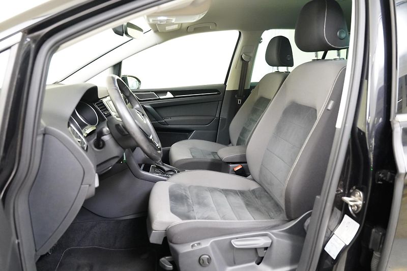Volkswagen Golf Sportsvan - fotka 5 z 6