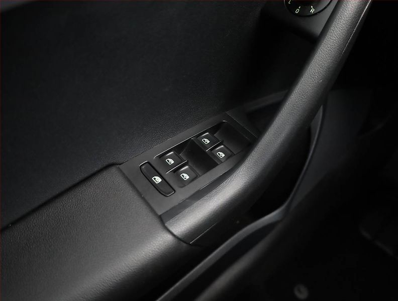 Škoda Octavia (2018) Ambition 1.4 TSI, Serv.kniha - fotka 14 z 17