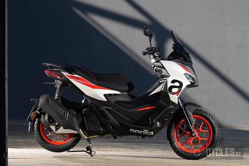 Aprilia SR GT 200 (2026) Sport, 0% navýšení - fotka 5 z 12
