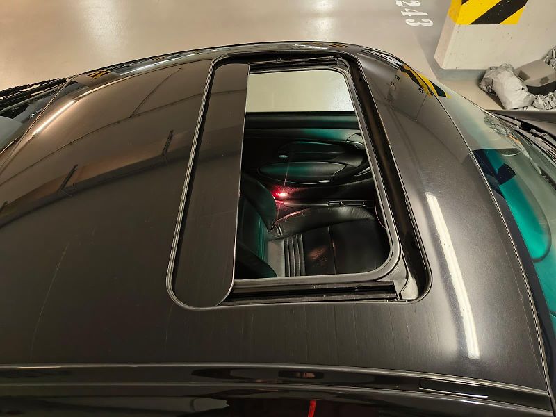 Porsche 911 CARRERA 4 - fotka 16 z 20