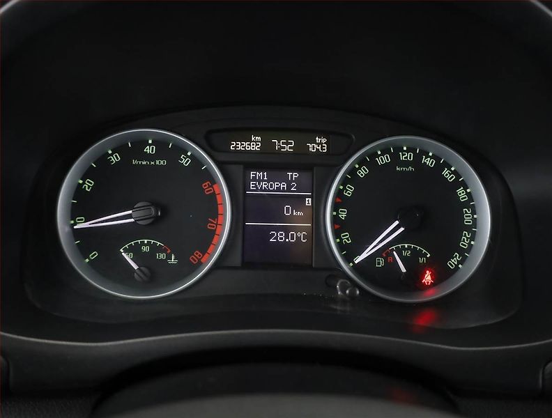 Škoda Fabia (2010) Ambition 1.2 12V, Serv.kniha - fotka 8 z 11