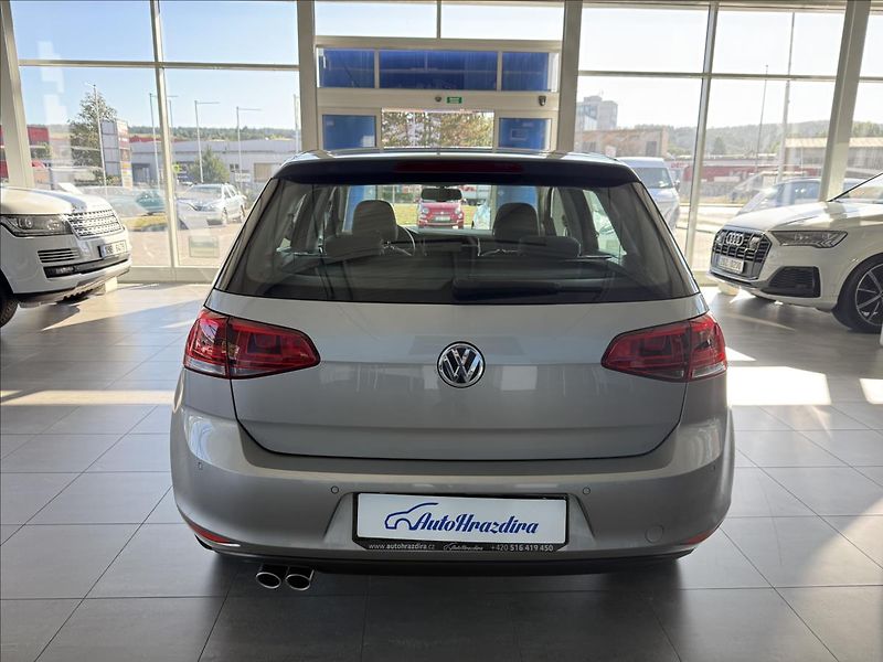 Volkswagen Golf 1,4   TSI 92kW,HIGHLINE,SERVIS - fotka 5 z 24
