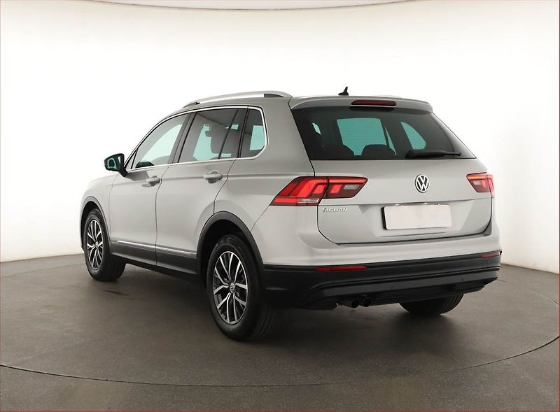 Volkswagen Tiguan (2018) 1.4 TSI, ČR,1.maj, Tempomat - fotka 4 z 20