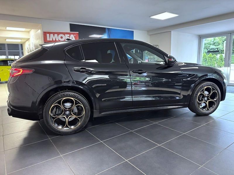 Alfa Romeo Stelvio (2026) 2.0 T 280k AT8 ZF Q4 4x4 Inten - fotka 4 z 21