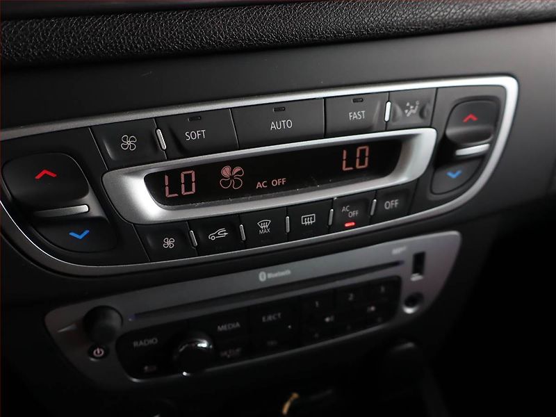 Renault Mégane (2015) Limited 1.5 dCi, Tempomat - fotka 19 z 21