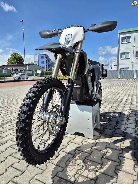 Ostatní (2026) EX 80 HP - fotka 11 z 43