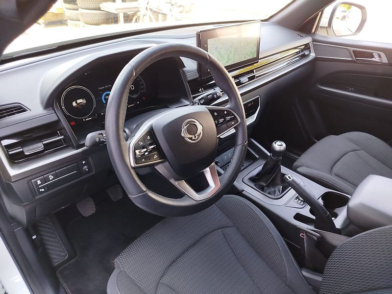 SsangYong Musso Grand Style 2,2 AWD M6 + rolet - fotka 18 z 25