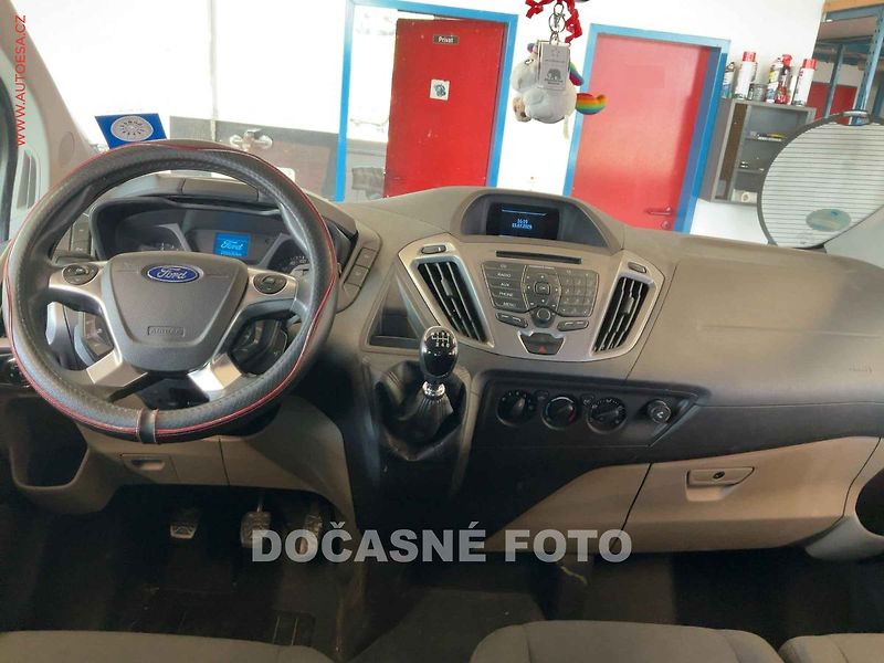 Ford Tourneo Custom (2014) 2.2TDCi L2 9míst, Trend - fotka 2 z 5