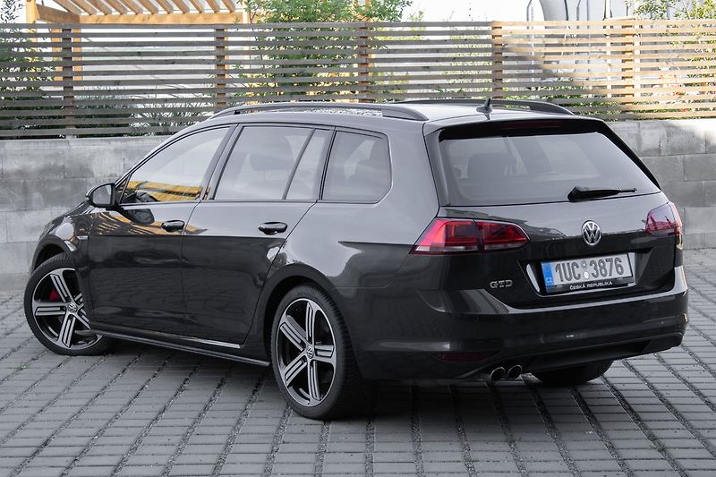 Volkswagen Golf - fotka 7 z 29