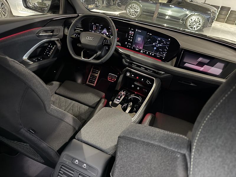 Audi Q5 (2026) SB TFSI 150kW 4X4 SLINE R20 3D - fotka 28 z 45