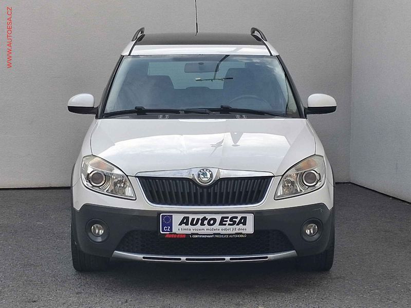 Škoda Roomster (2010) 1.2 TSi, Scout, +kola - fotka 2 z 19