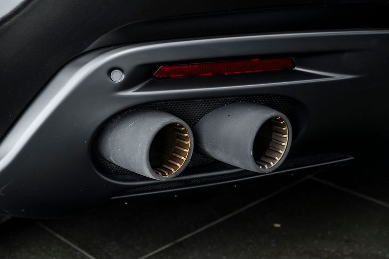 Ferrari Roma ADAS/Carbon/ZÁRUKA - fotka 24 z 24