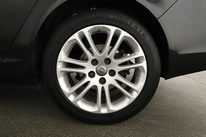 Opel Insignia (2010) 1.8, Tempomat, Park. senzory - fotka 14 z 14