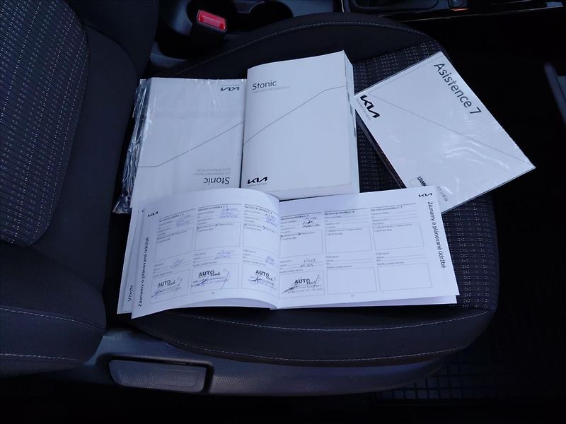 Kia Stonic 1,0   1.0 T-GDI Exclusive - fotka 22 z 22