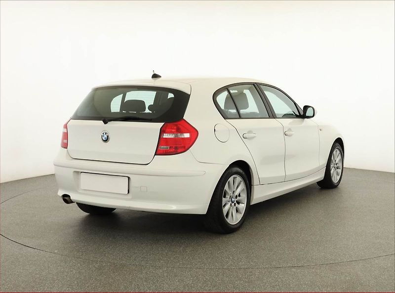 BMW Řada 1 (2011) 116d, Serv.kniha - fotka 5 z 16
