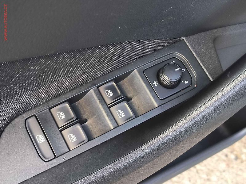 Škoda Kamiq (2021) 1.0 TSi, Style, DSG - fotka 22 z 23