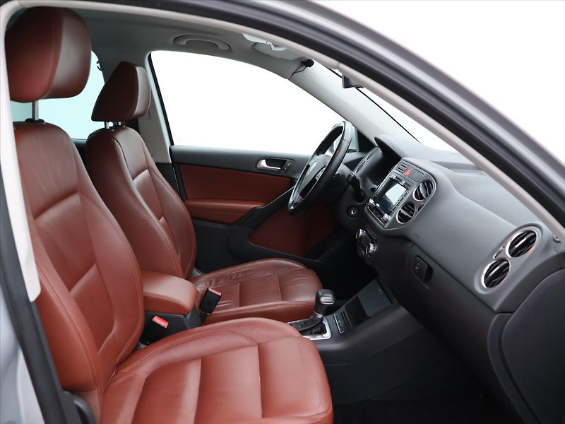 Volkswagen Tiguan 2,0 103KW KŮŽE DSG 4MOTION ALU - fotka 10 z 28