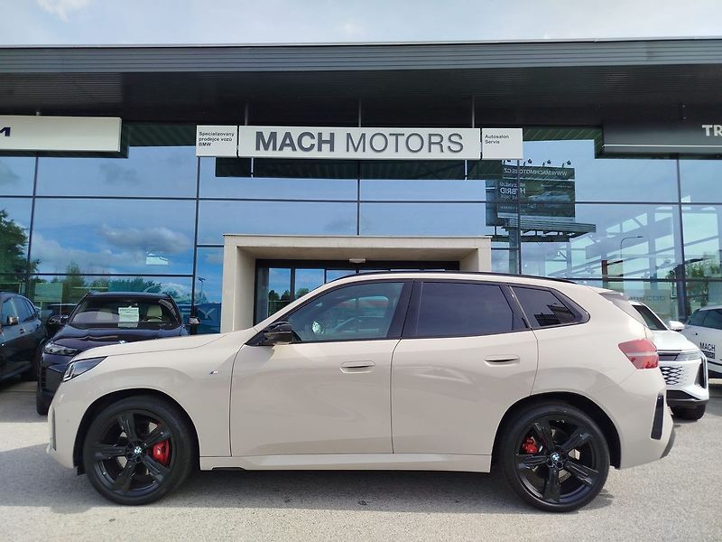 BMW X3 M50 xDrive - fotka 10 z 38