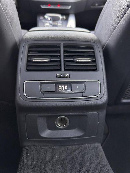 Audi A4 (2016) B9 2.0 TDI 140 KW QUATTRO 2016 - fotka 14 z 30