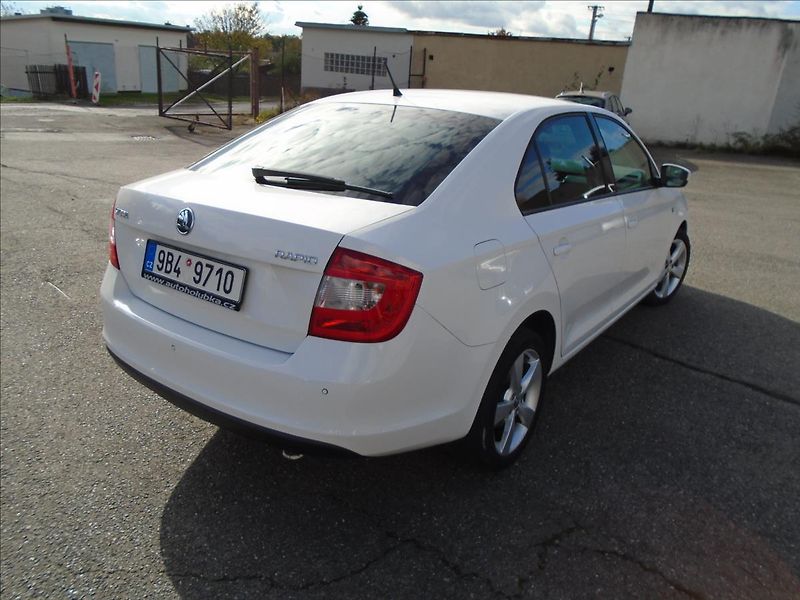 Škoda Rapid 1,2 - fotka 8 z 25