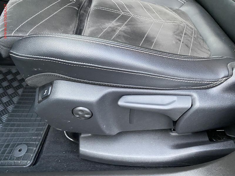 Opel Grandland (2023) 1.2 T, ČR, GS Line, LED - fotka 14 z 16
