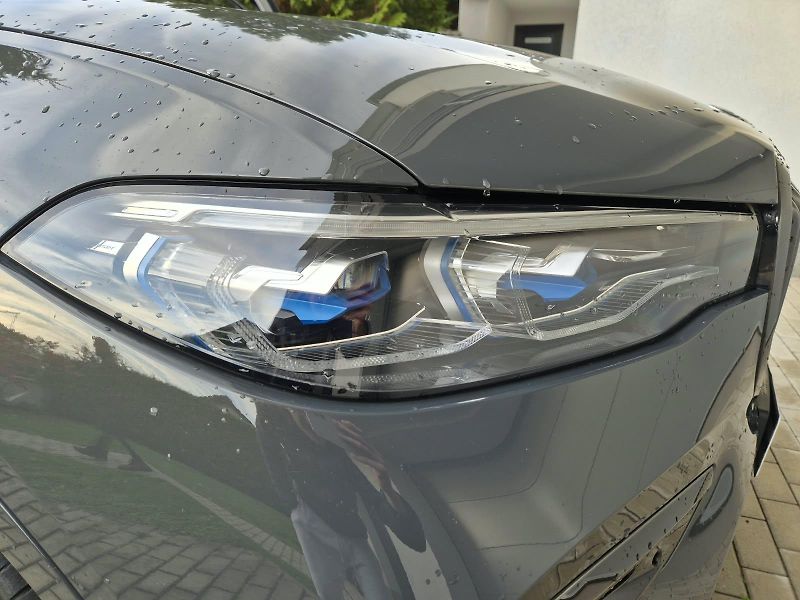 BMW X7 (2021) 40d Xdrive   REZERVACE - fotka 27 z 29